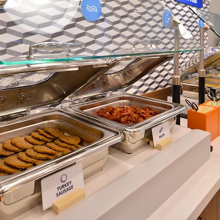 ホリデイ イン エクスプレス&スイーツ カークスヴィル ユニバーシティ エリア カークスビル エクステリア 写真